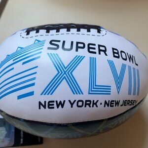 VINTAGE SUPER BOWL SOUVENIR FOOTBALL AND LANDYARD NY GIANTS 2014- NWT